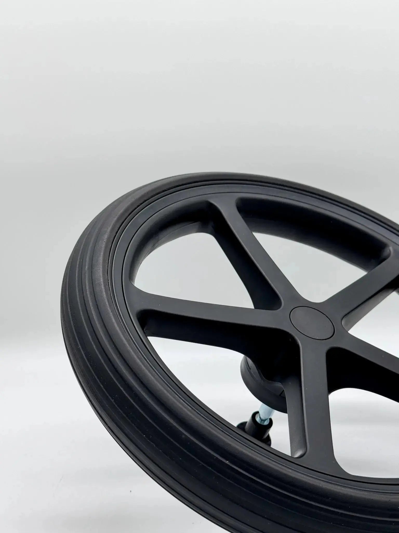 Hinterrad für Cybex Priam 4.0 – Original Ersatzteil (passt auch für Priam 3.0) – Schwarz - KnirpsExperte 